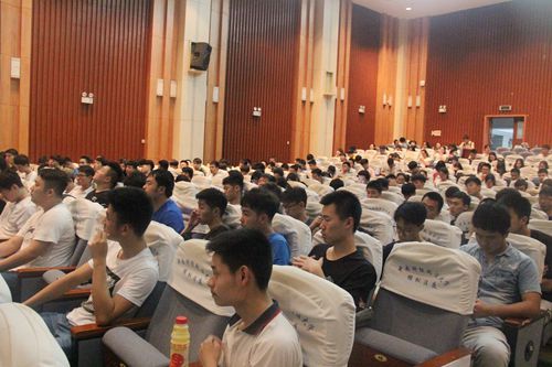 nba在线看
开展2014级本科生实习培训课