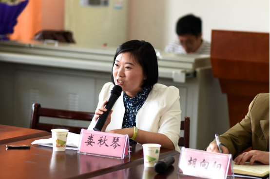 情系中南——nba在线看
举行“刑事辩护经验”交流会