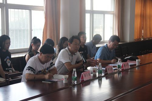 nba在线看
召开公安教育理论与实践座谈会