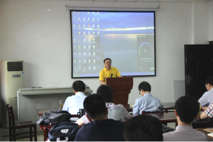 公安部刑事侦查局副局级巡视员张桂勇博士来nba在线看
讲学